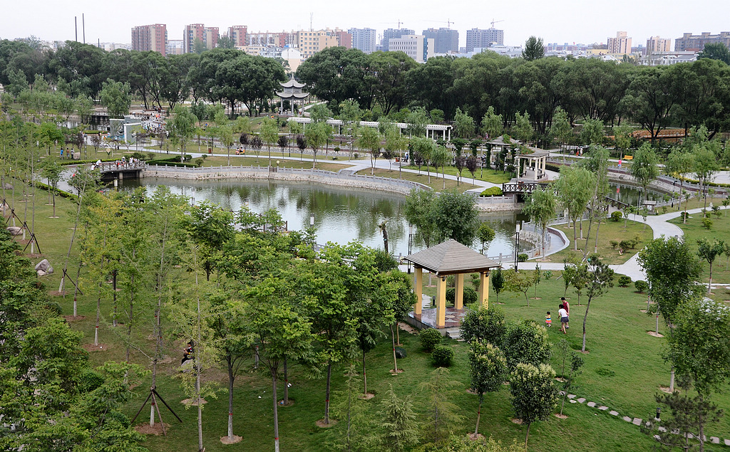 �����С���